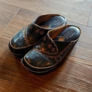 L'ARTISTE SPRING STEP